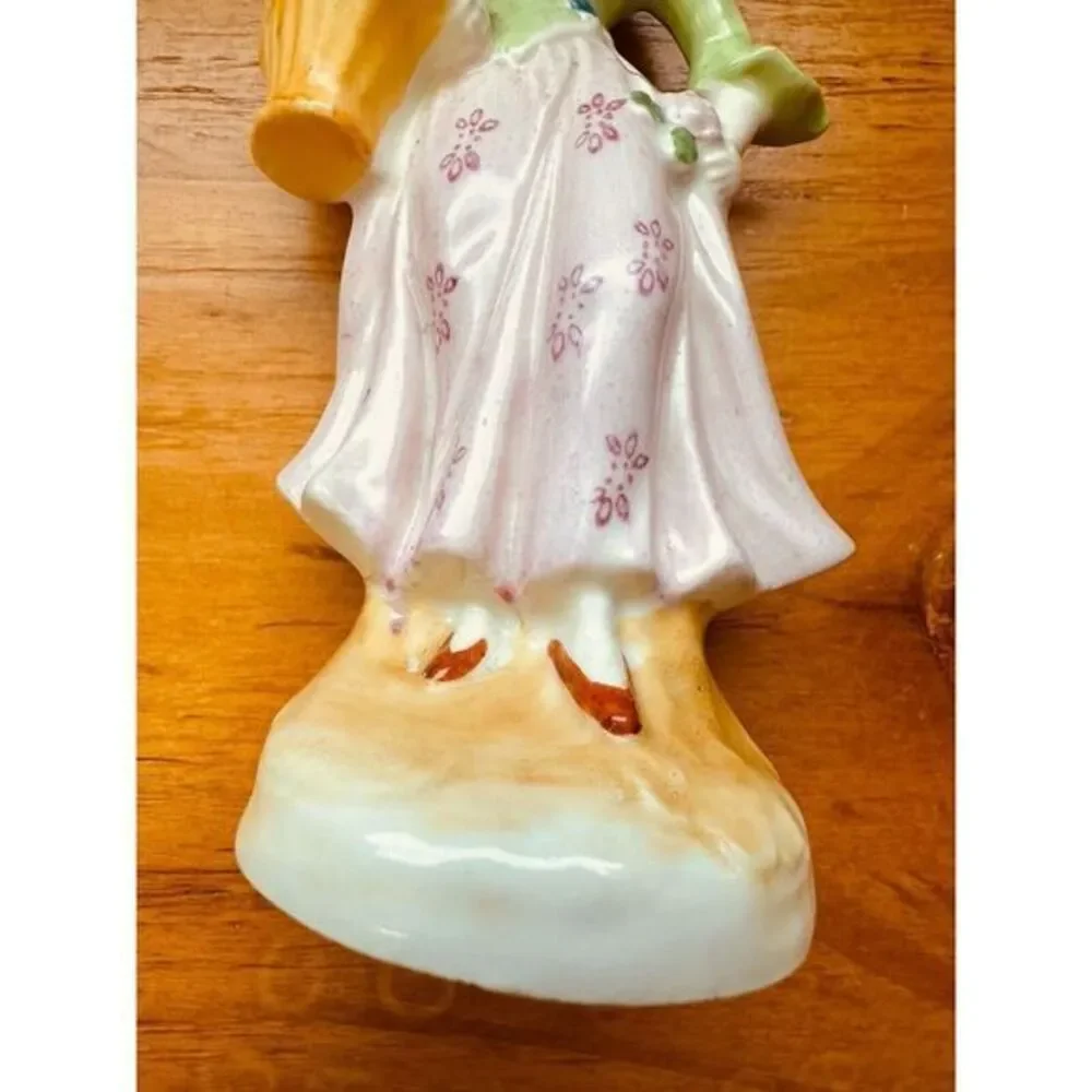 Vintage Japan Colonial Victorian Figurine Woman With Basket Of‎ Flowers
